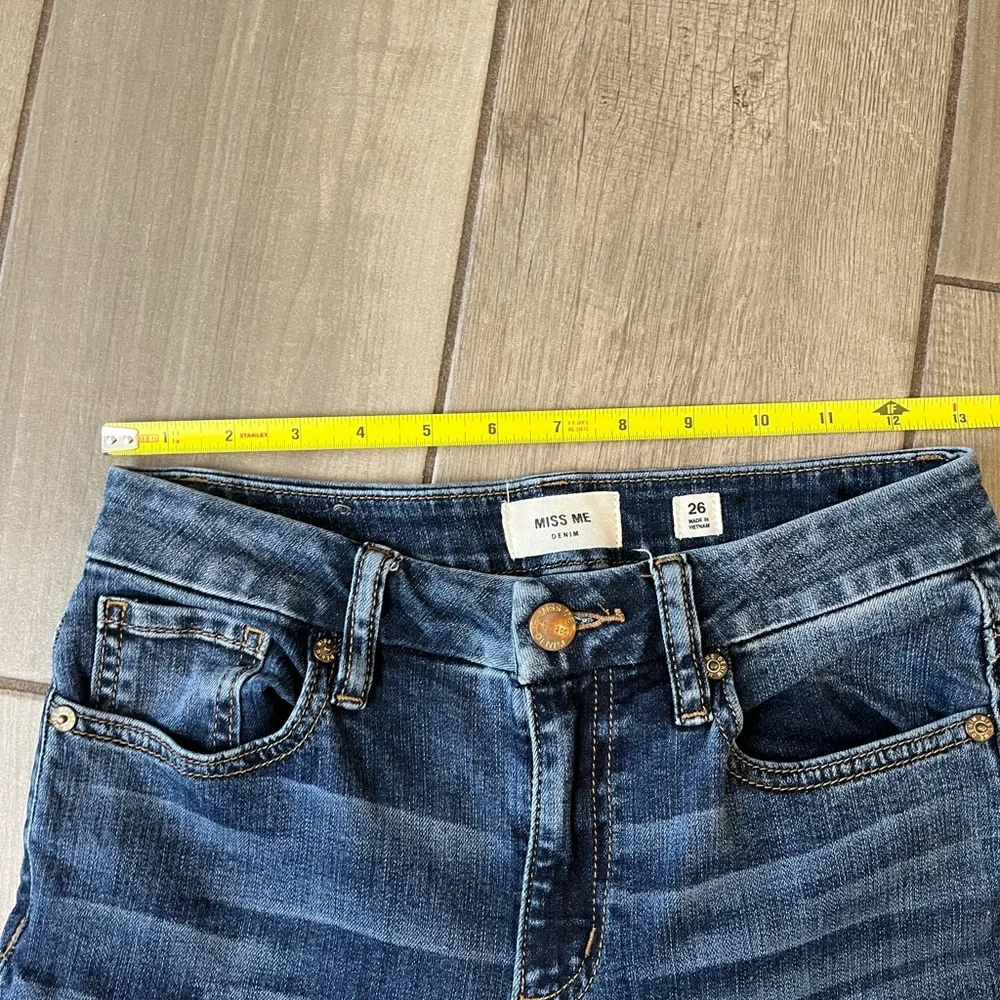 Miss Me jeans high rise, flare leg, double fray hem size 26x31 EC - Picture 6 of 10